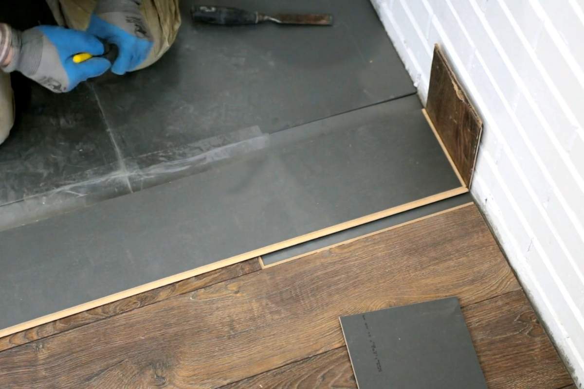 majstor spaja laminat